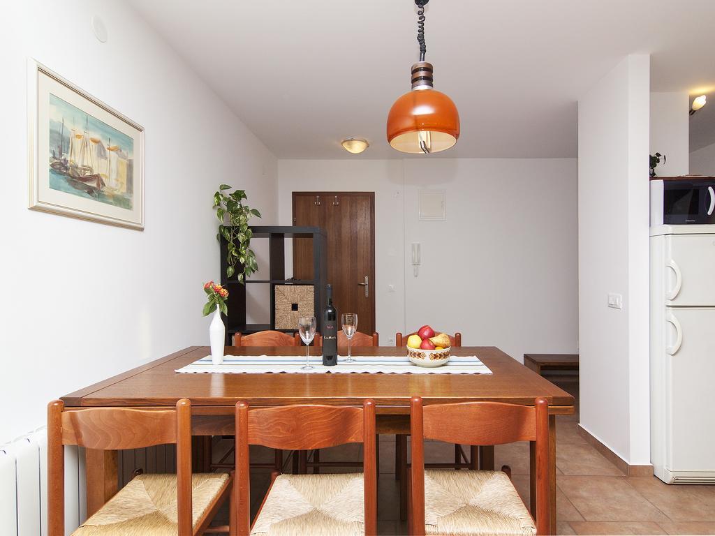 Apartments Ceja Near Sea Medulin Room photo