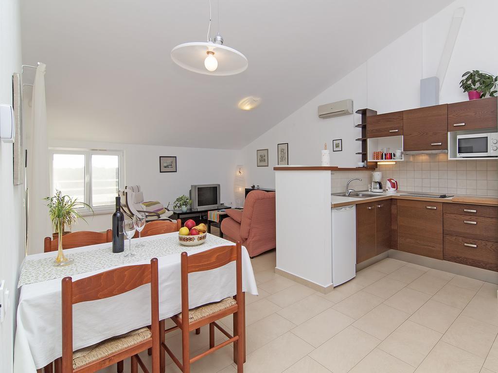 Apartments Ceja Near Sea Medulin Room photo